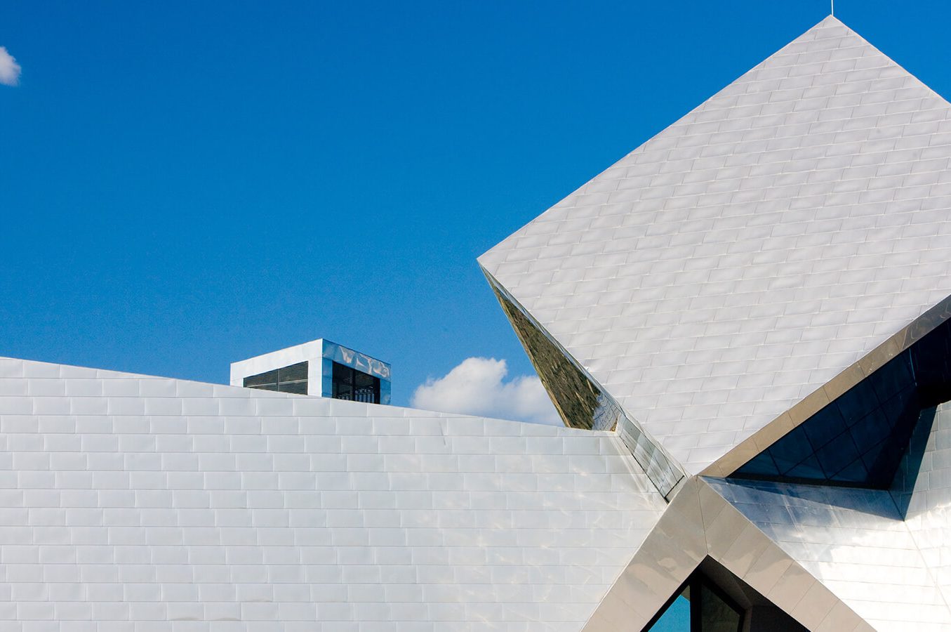 8 Ecofriendly Roof Options for Low Budgets and Up